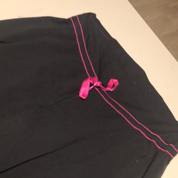 Charcoal Size 12 Lululemon Capris with pink detail - Picture 2 of 4